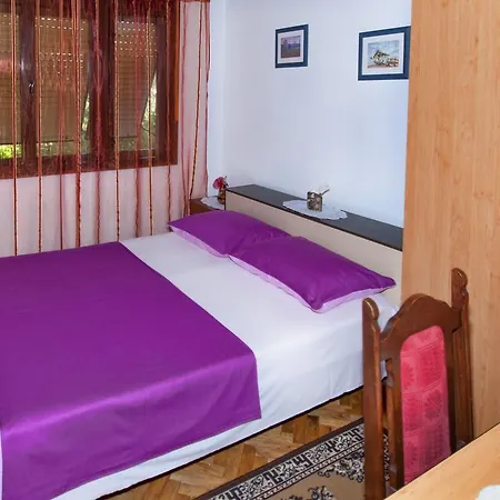 Dinono Apartman *
